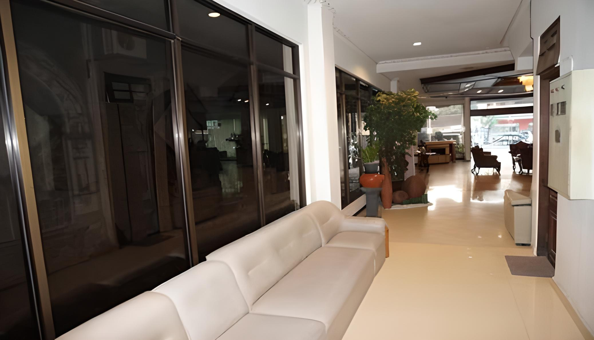 Others, Hotel Matahari, Semarang