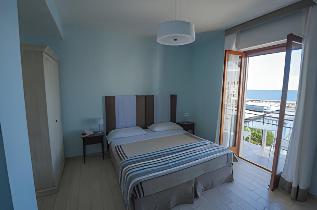 Bedroom 2, Sea Breeze Residence, Napoli