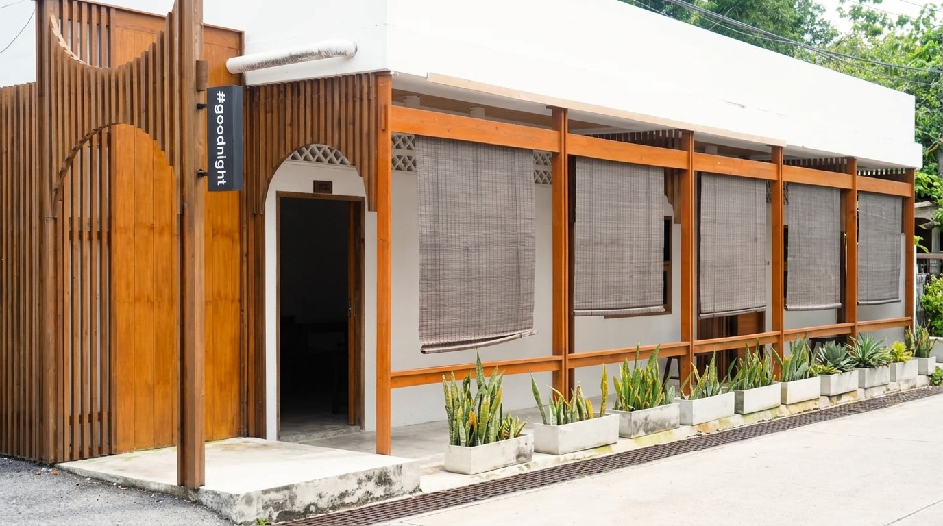 Exterior & Views